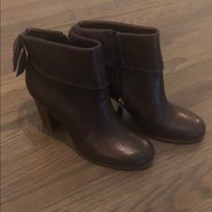 Kate Spade Booties with Bow in Back Sz 7